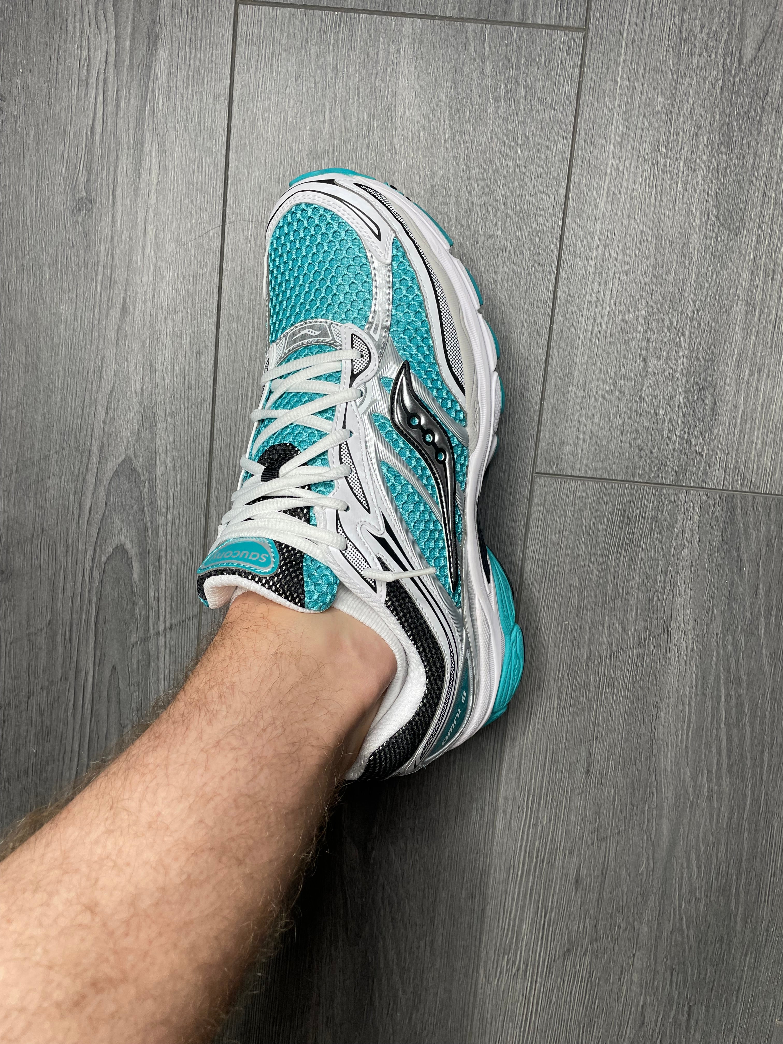 SAUCONY PROGRID OMNI 9 (AQUA BLUE)
